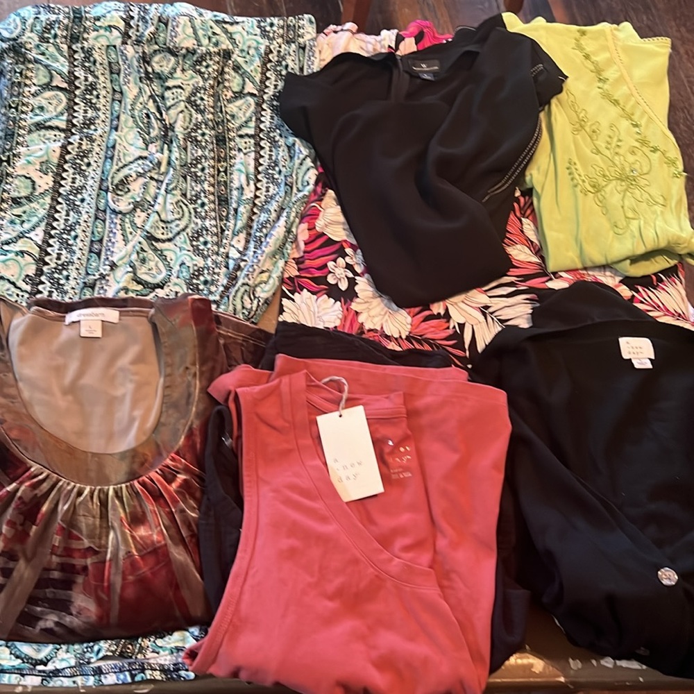 Bundle 9 large ladies clothes